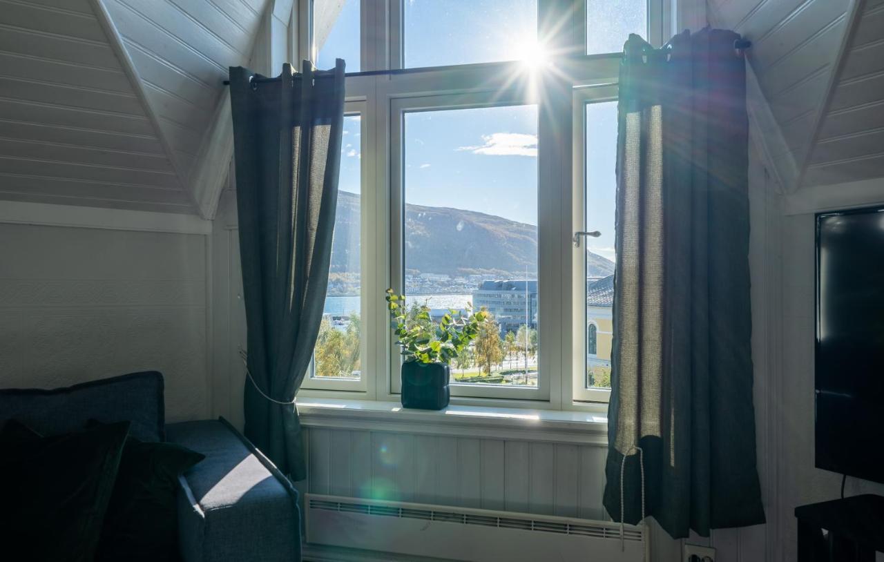 Enter Tromso - Exclusive 4 Bedroom Villa エクステリア 写真