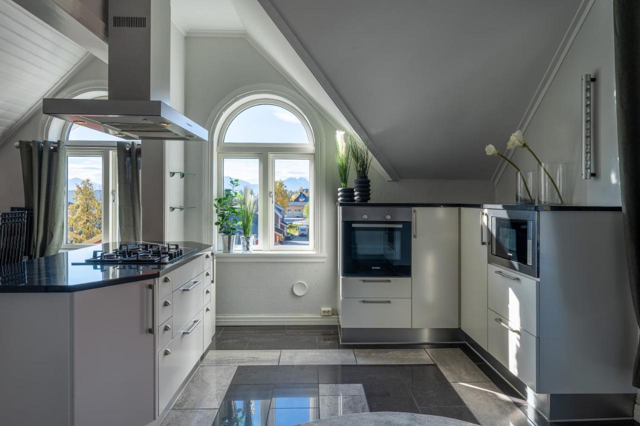Enter Tromso - Exclusive 4 Bedroom Villa エクステリア 写真