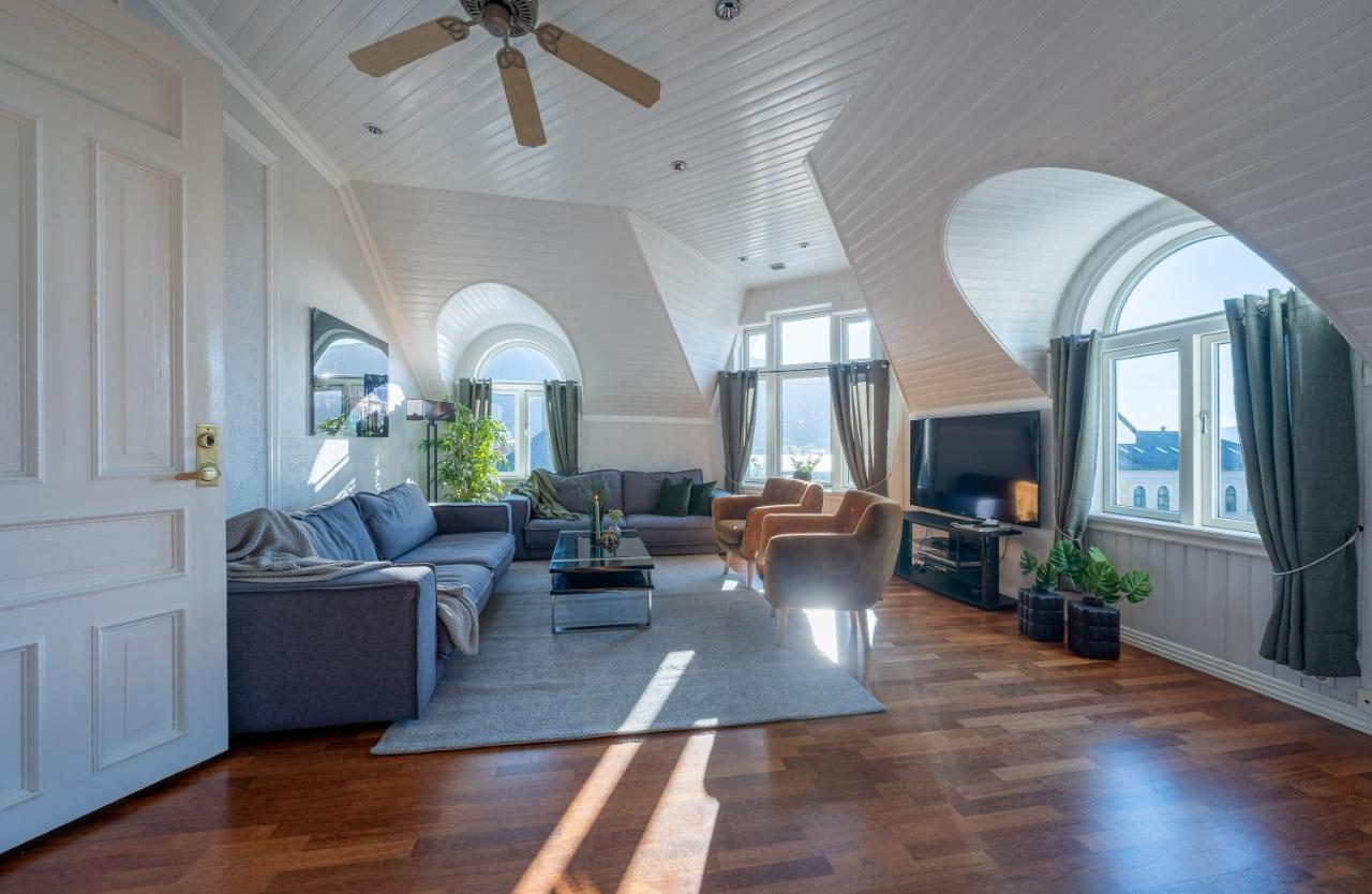 Enter Tromso - Exclusive 4 Bedroom Villa エクステリア 写真