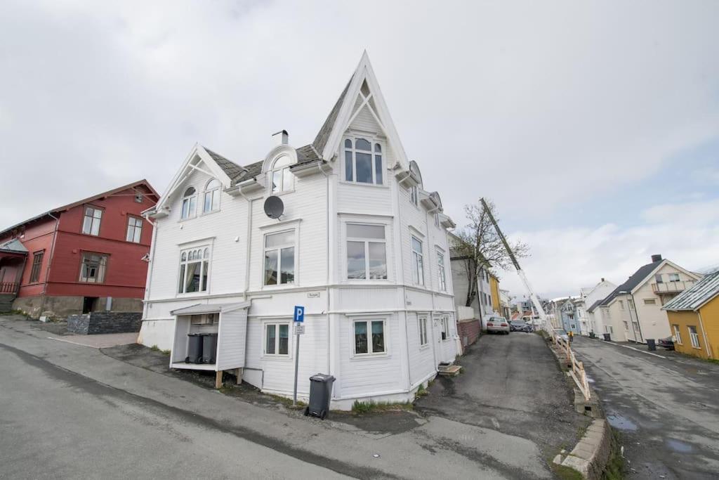 Enter Tromso - Exclusive 4 Bedroom Villa エクステリア 写真