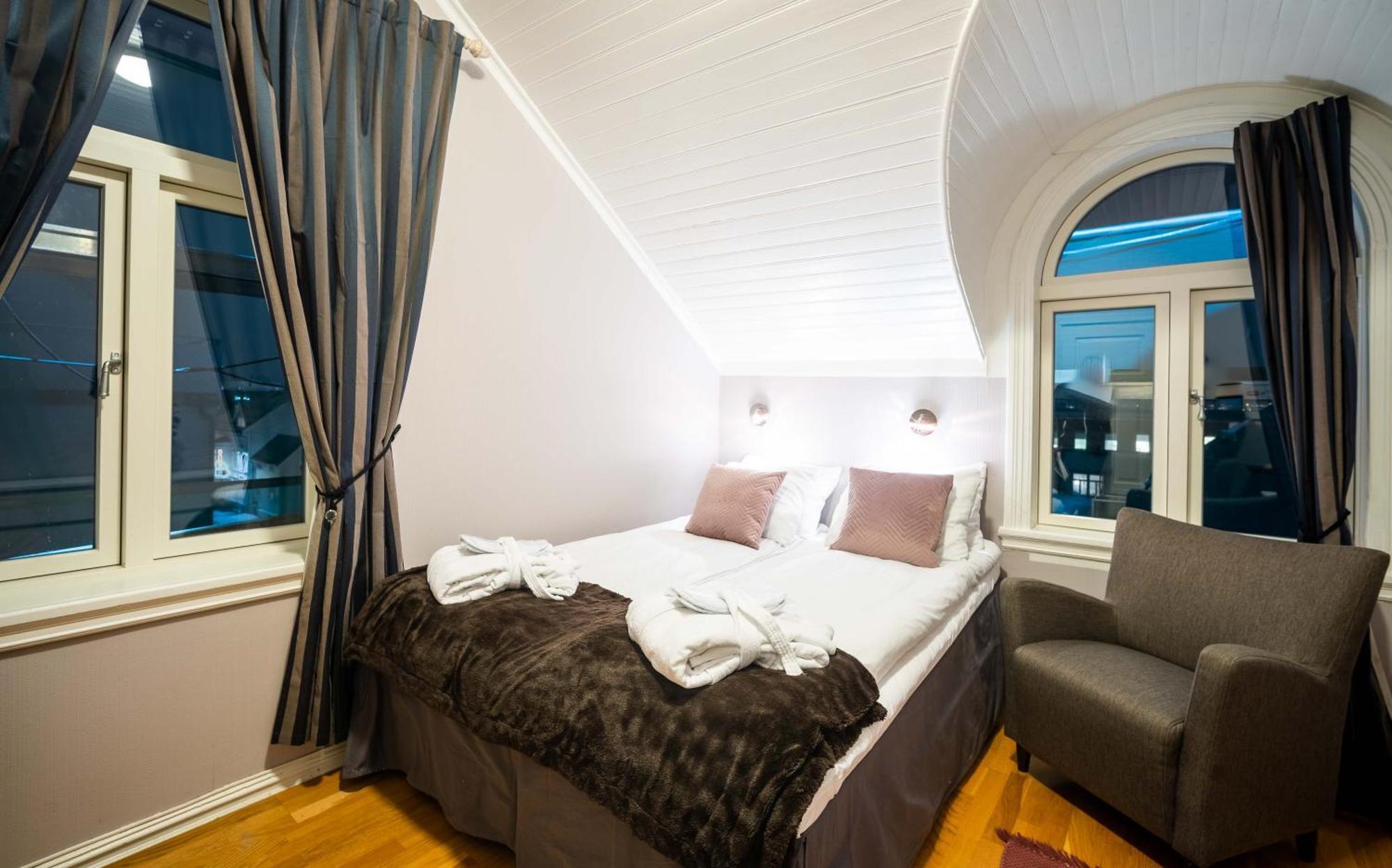 Enter Tromso - Exclusive 4 Bedroom Villa エクステリア 写真